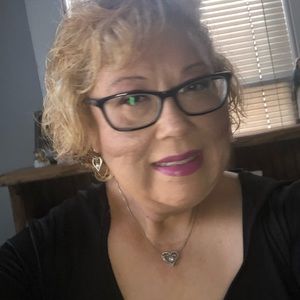 Meet your Posher, Denise